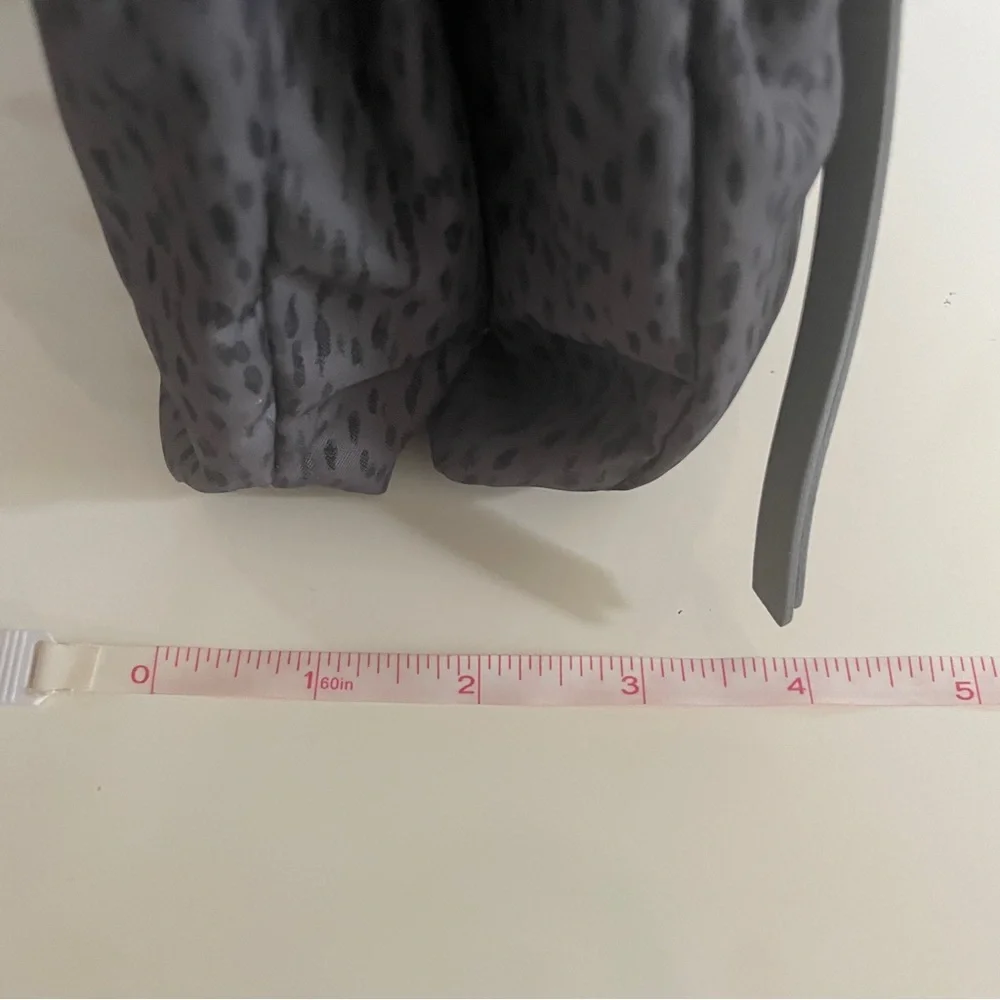 Lululemon Party Om Bag - Picture 15 of 17